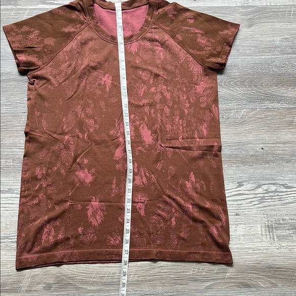 Lululemon Run Swiftly Tech Short Sleeve 2.0 Shirt Women's Sz 14 Brown Rose - Picture 5 of 6
